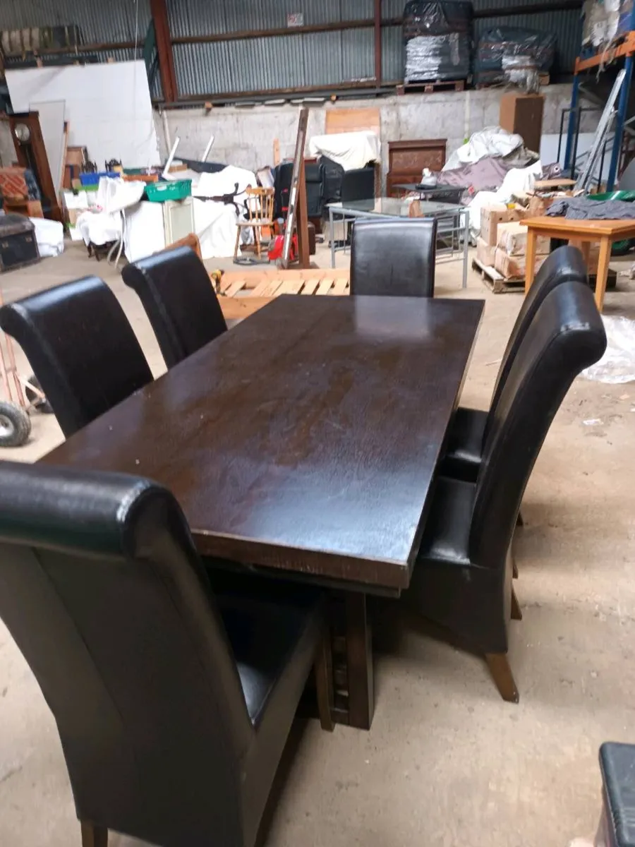 Table and Chairs - Image 4