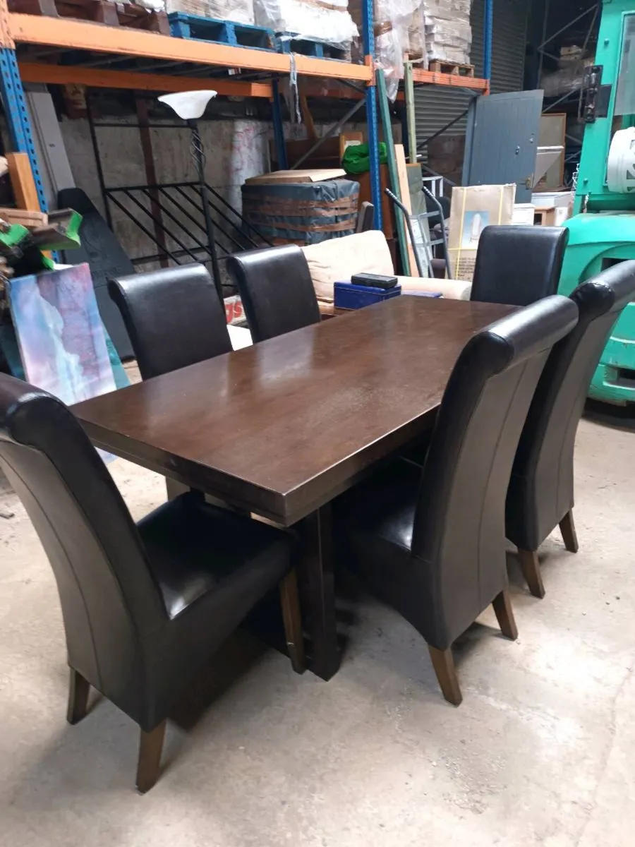 Table and Chairs - Image 2