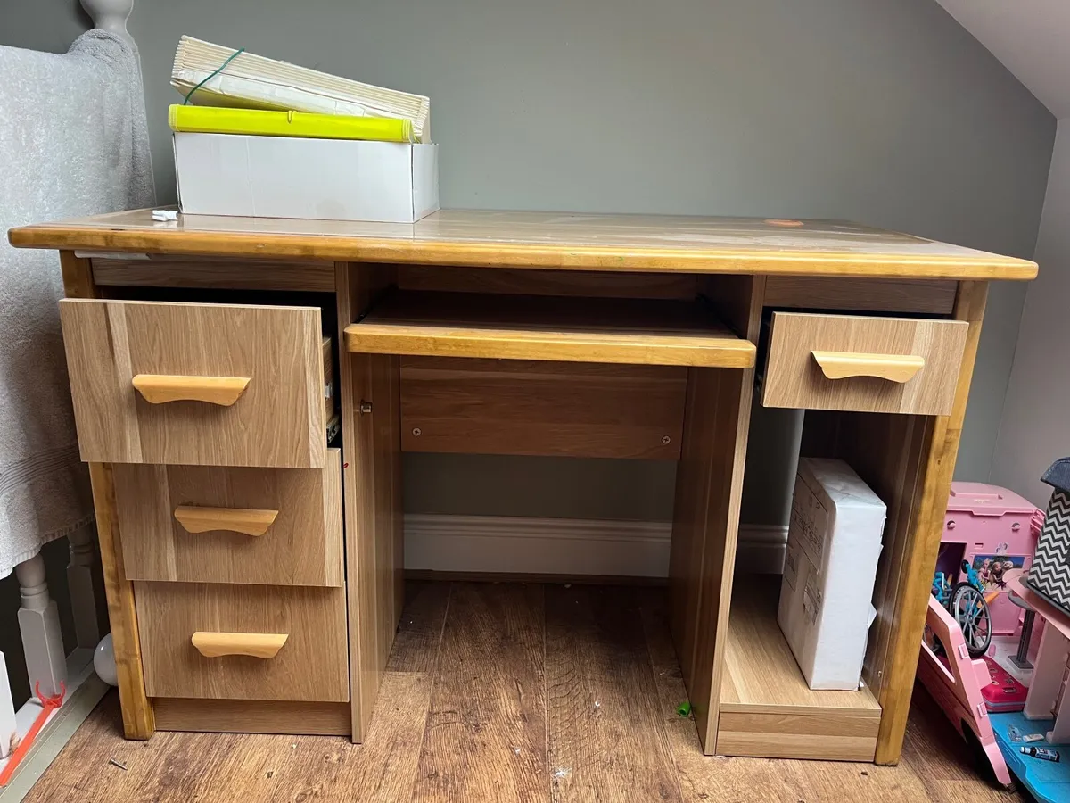 Desk - Image 2