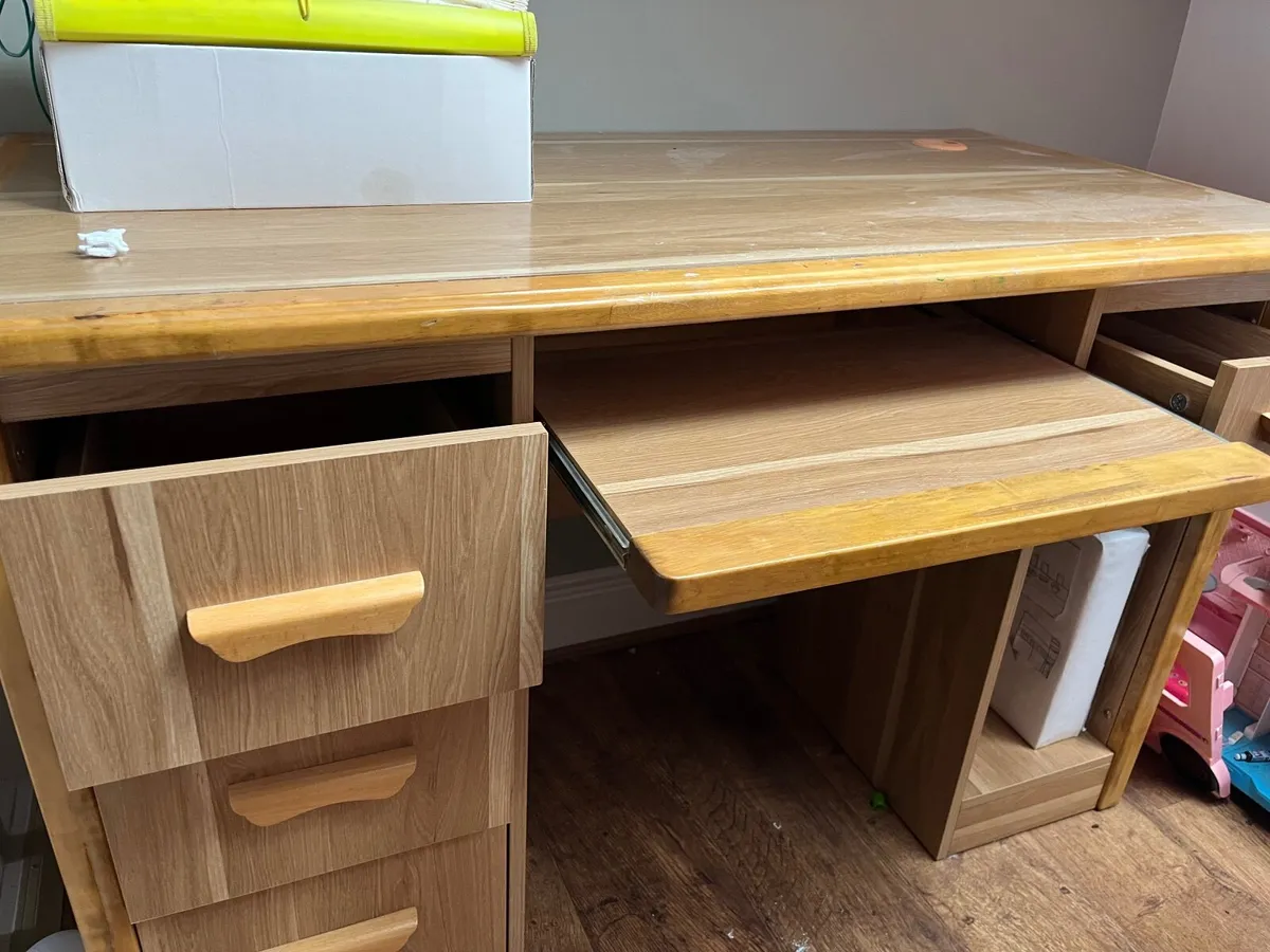 Desk - Image 3