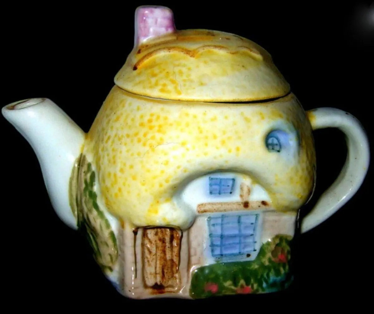 'The Cottages' Vintage Teapot Collection - Image 2