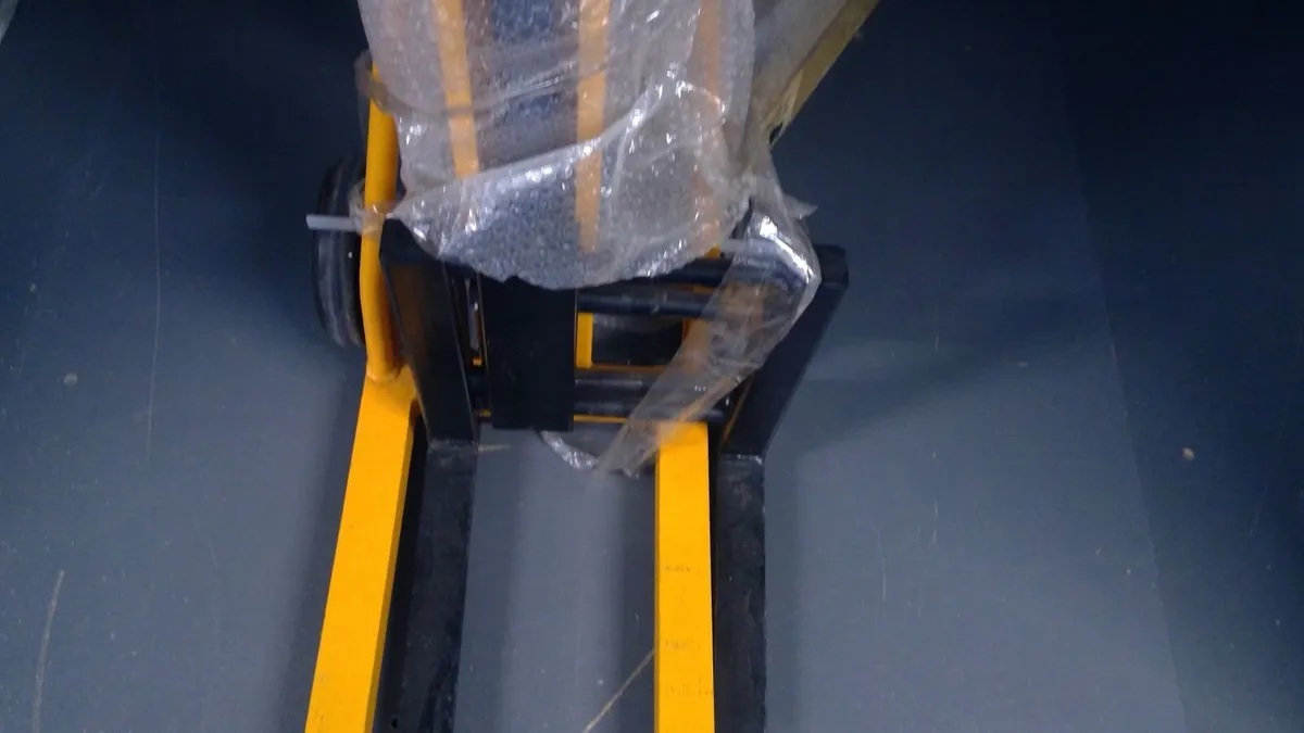 Manual Winch Lifter - Image 3