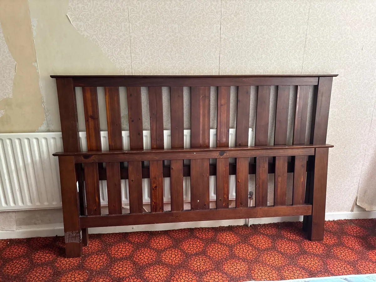 Bedroom furniture - Image 1