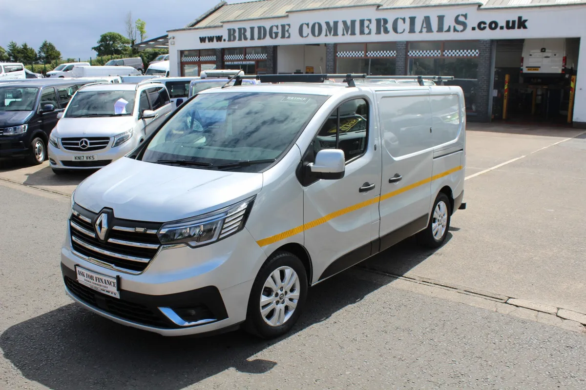 2022 Renault Trafic SL28 Sport - Image 1