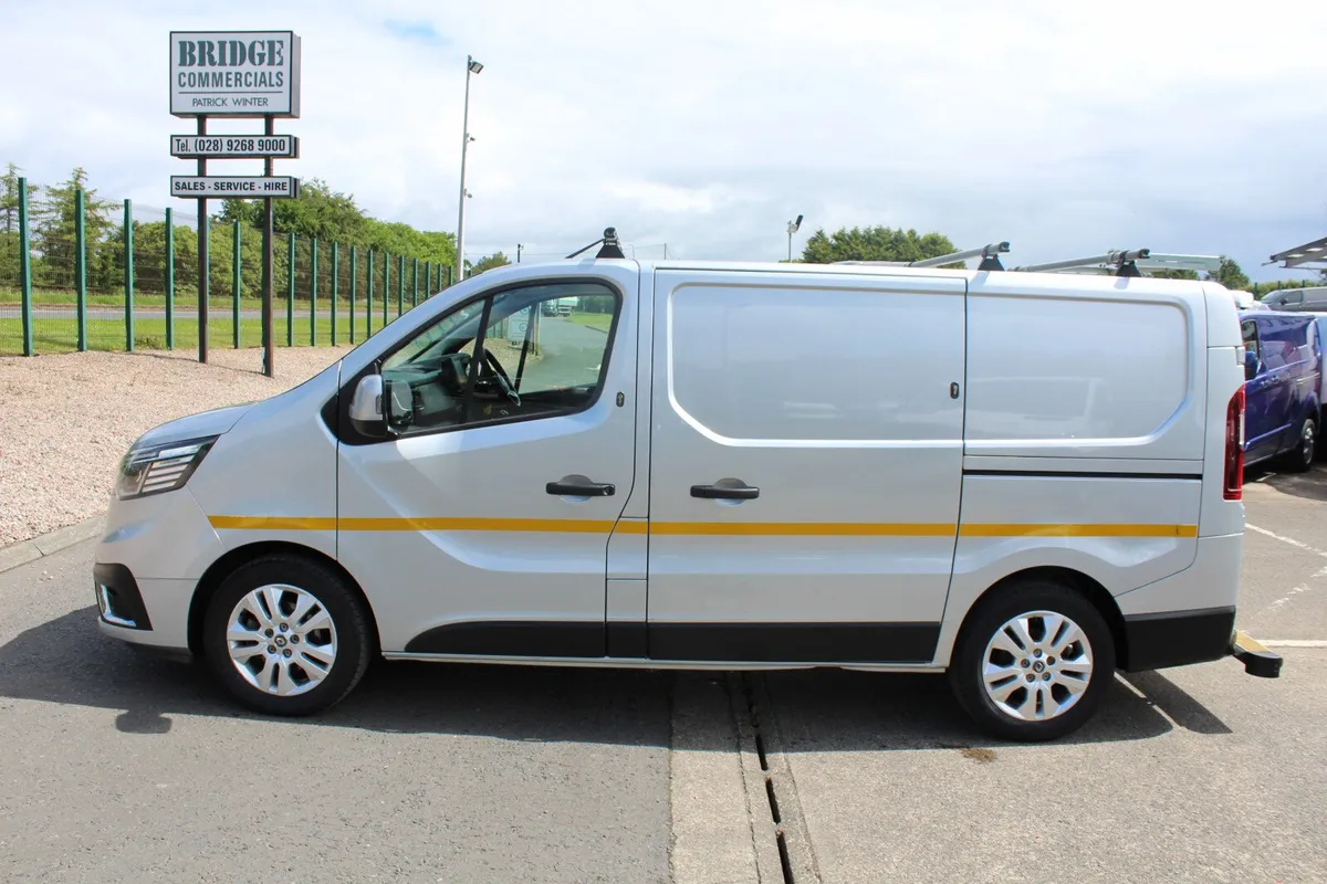2022 Renault Trafic SL28 Sport - Image 3