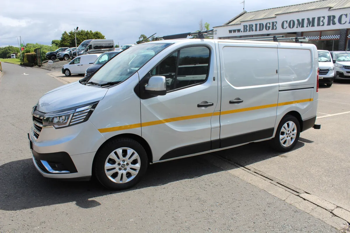 2022 Renault Trafic SL28 Sport - Image 2