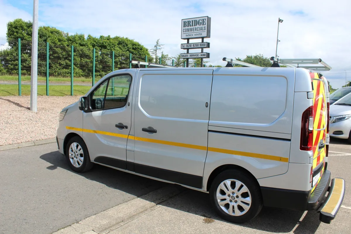 2022 Renault Trafic SL28 Sport - Image 4