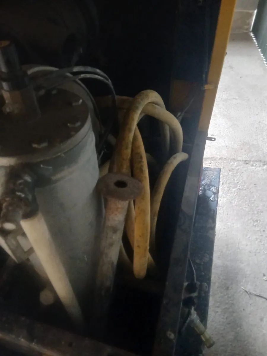 Air Compressor - Image 3