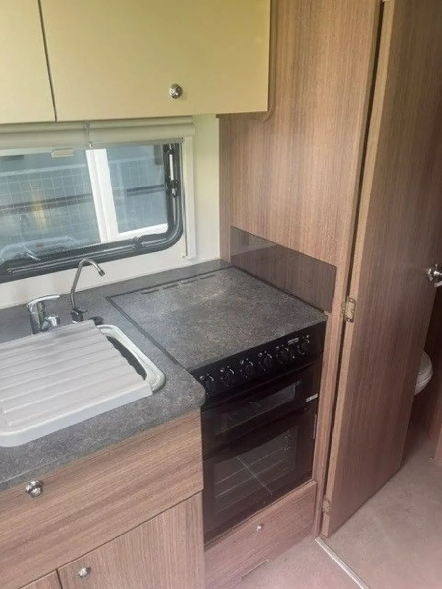 Caravan - Image 2