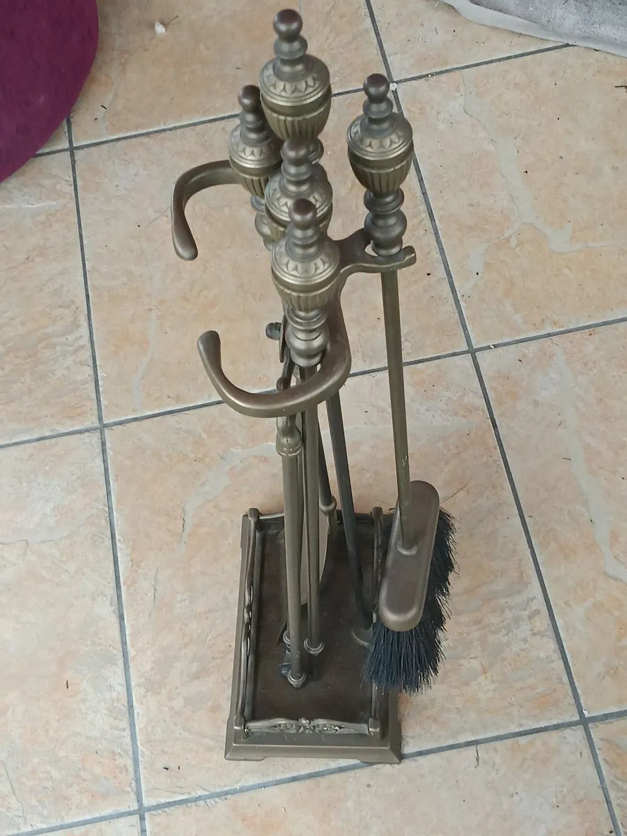 1 companion  set  Victorian and fan creen brass - Image 3