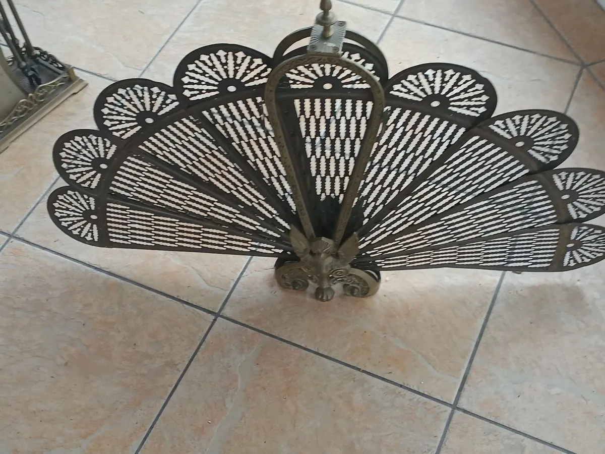 1 companion  set  Victorian and fan creen brass - Image 1