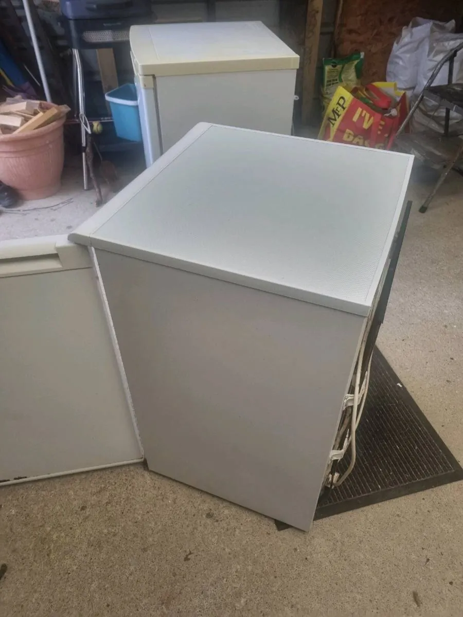 Fridge and freezer - Image 2