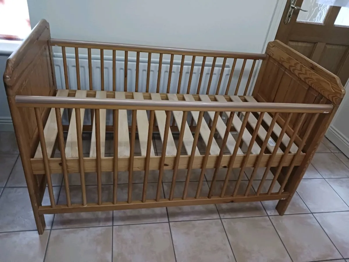 Cot bed - Image 3
