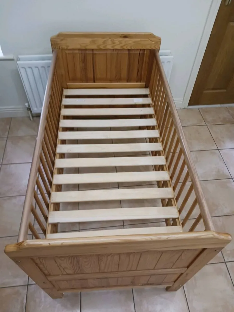 Cot bed - Image 2