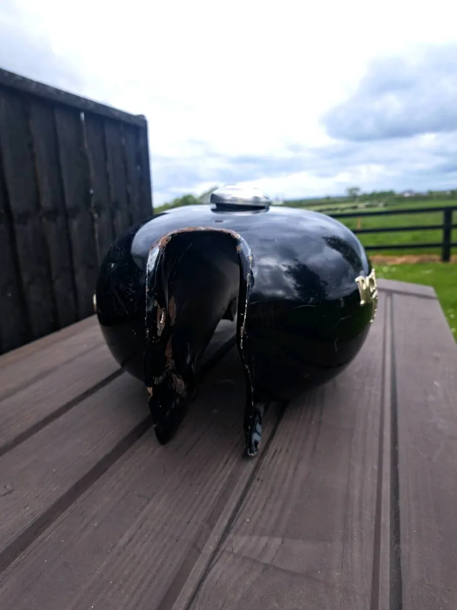 Old royal Enfield fuell tank - Image 2
