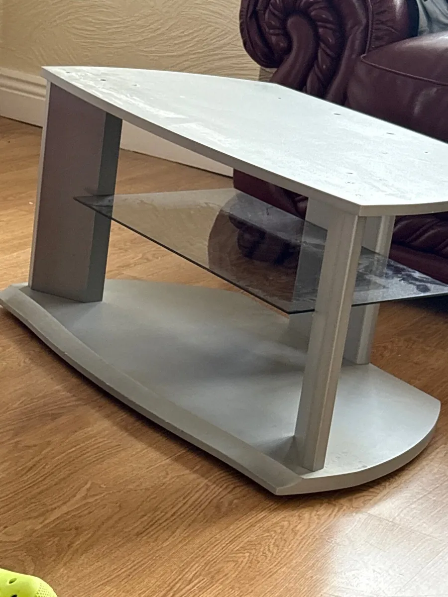 Tv stand FREE