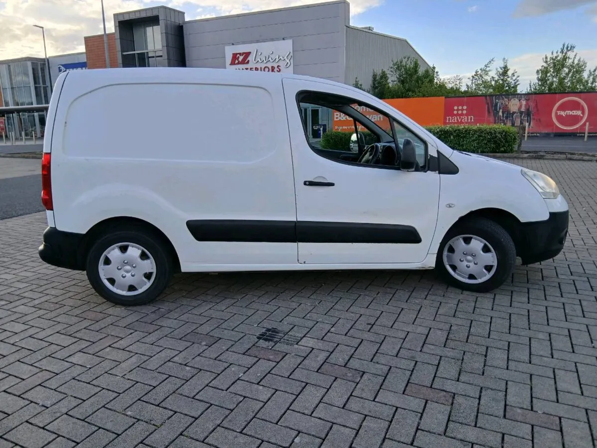 Van - Image 1