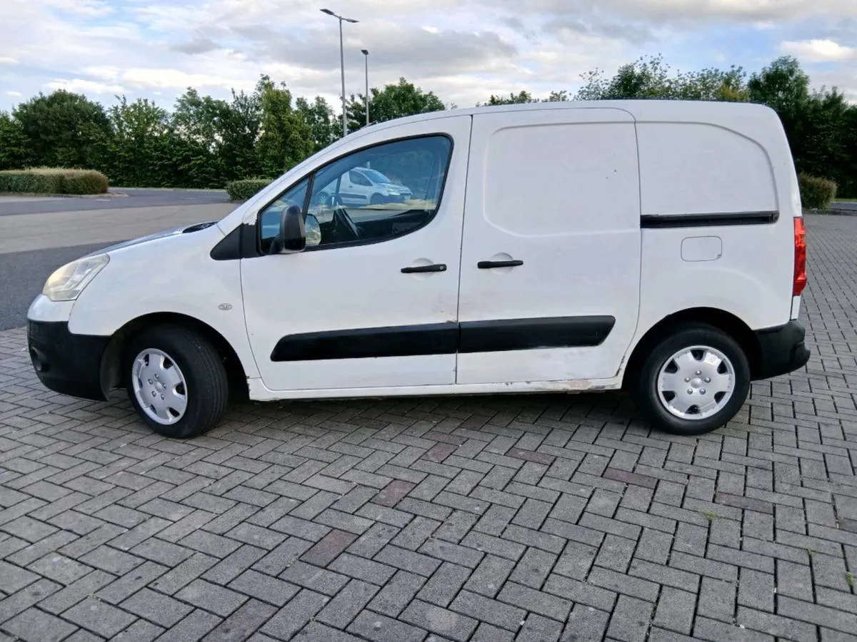 Van - Image 3