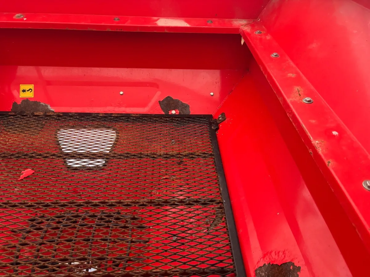 Fertiliser spreader - Image 4
