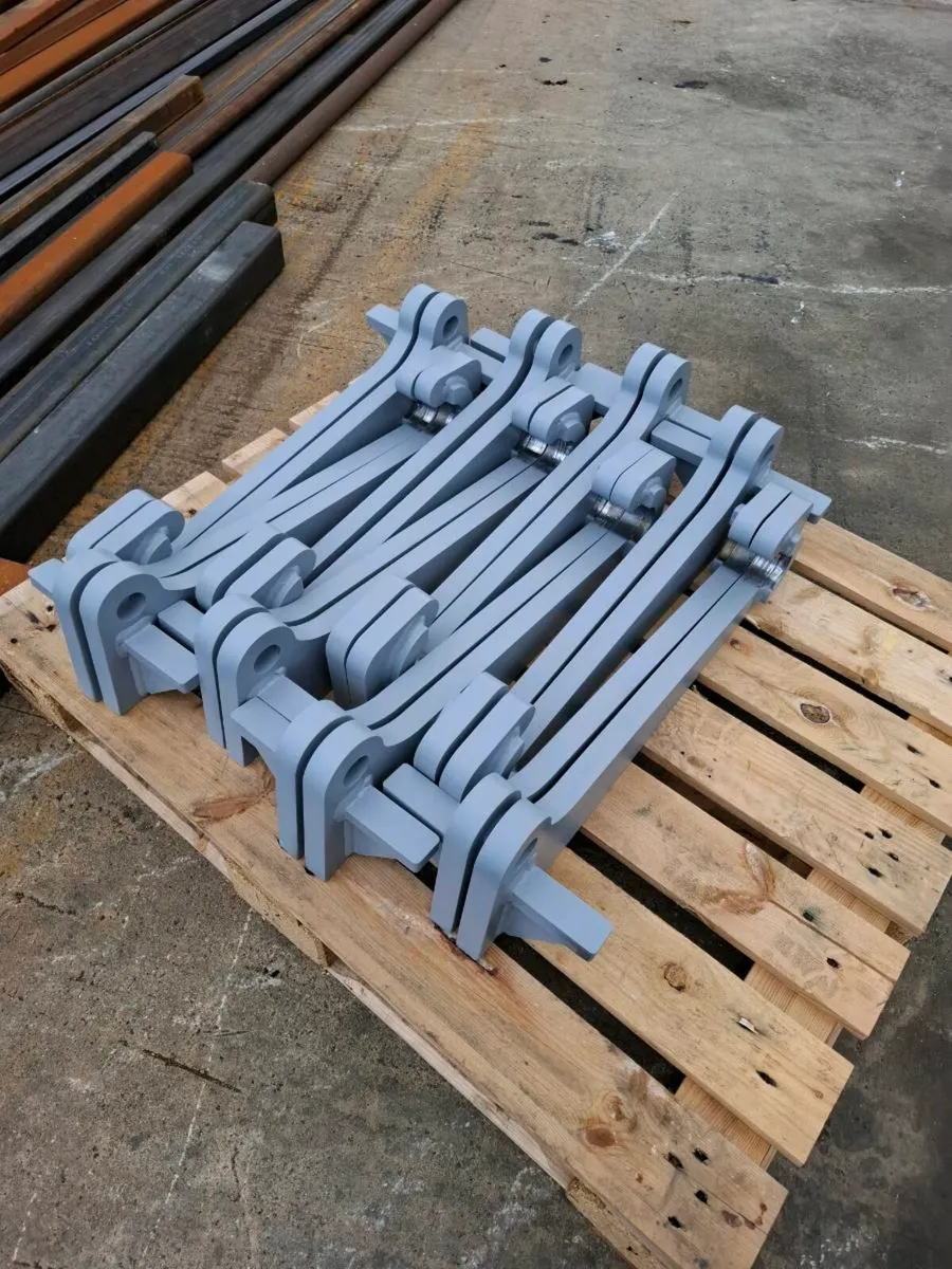Loader brackets - Image 1