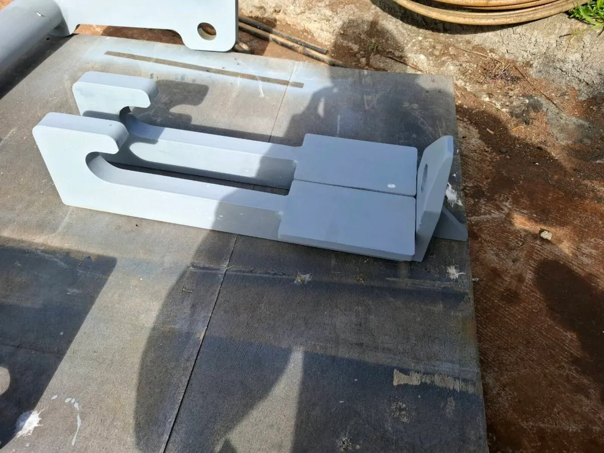 Loader brackets - Image 3