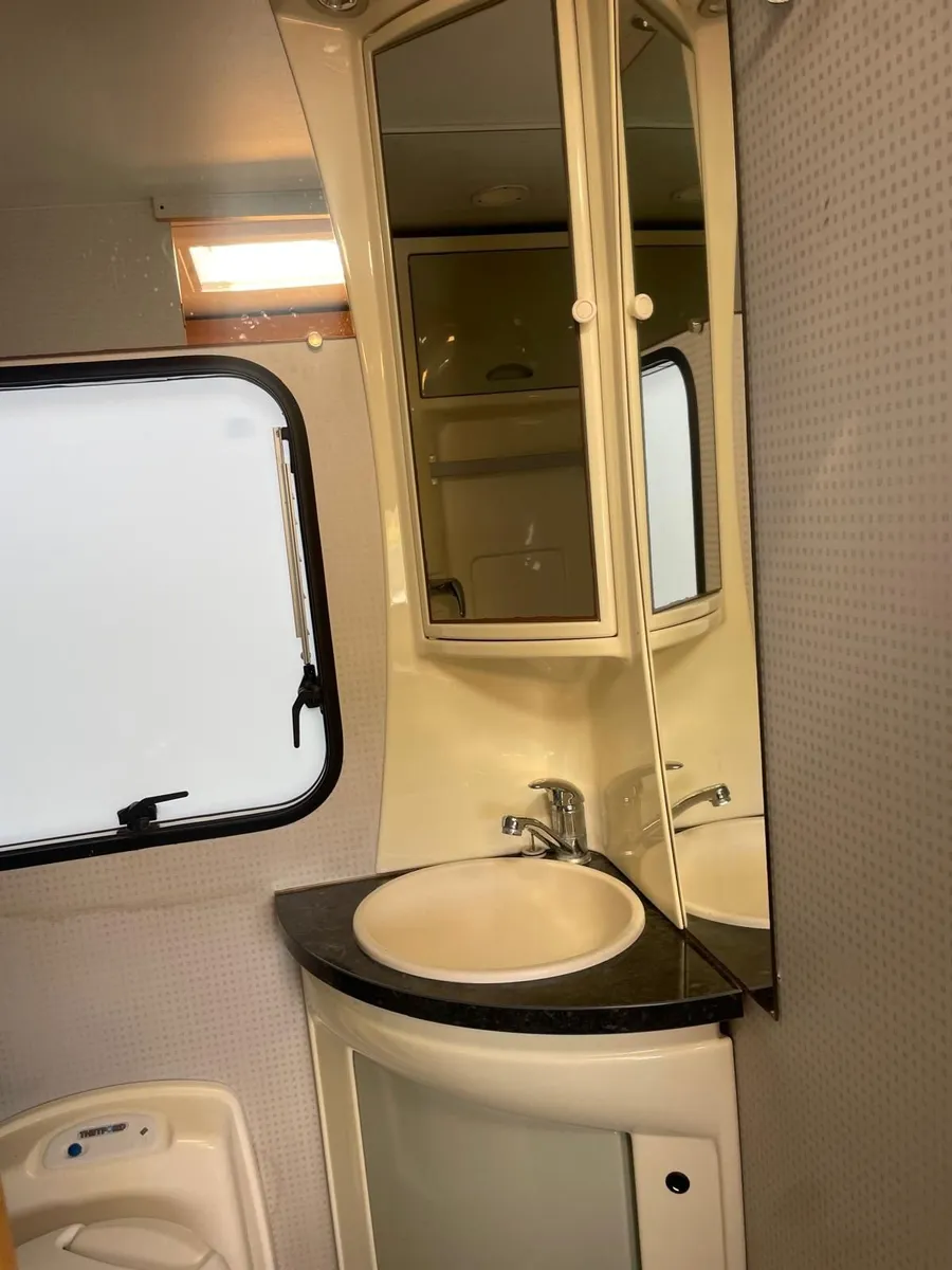 Motorhome- 7-Berth Challenger Genesis 45 (LHD) - Image 3