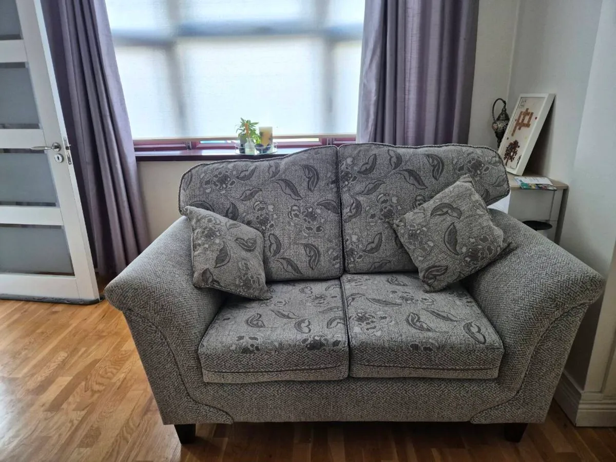 Sofa 3 and 2 seater - Image 4