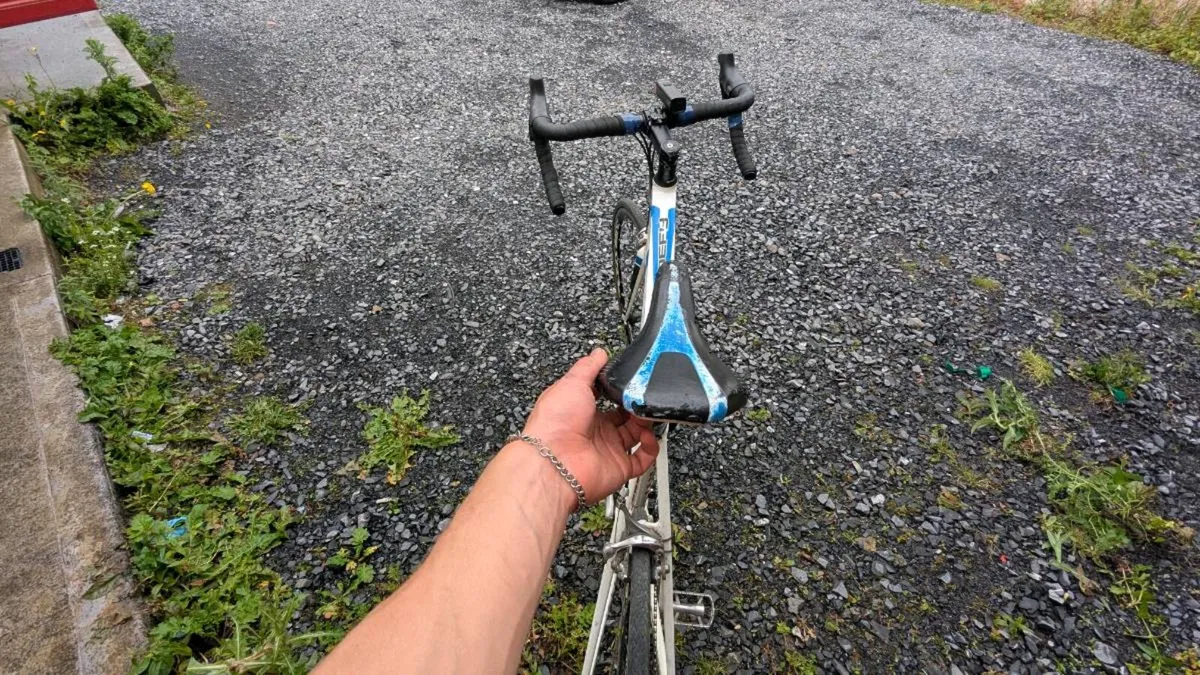 Giant Defy. Road bike + GIFTS ARE INCLUDED - Image 4