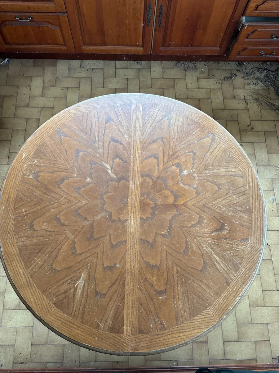 Dining table - Image 1