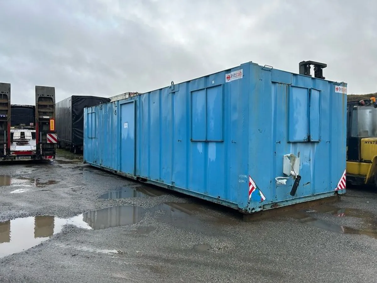 Container 32ft x 10ft - Image 1