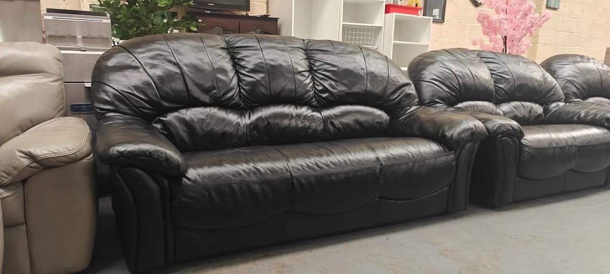3+2+1 Black Leather Suite - Image 2