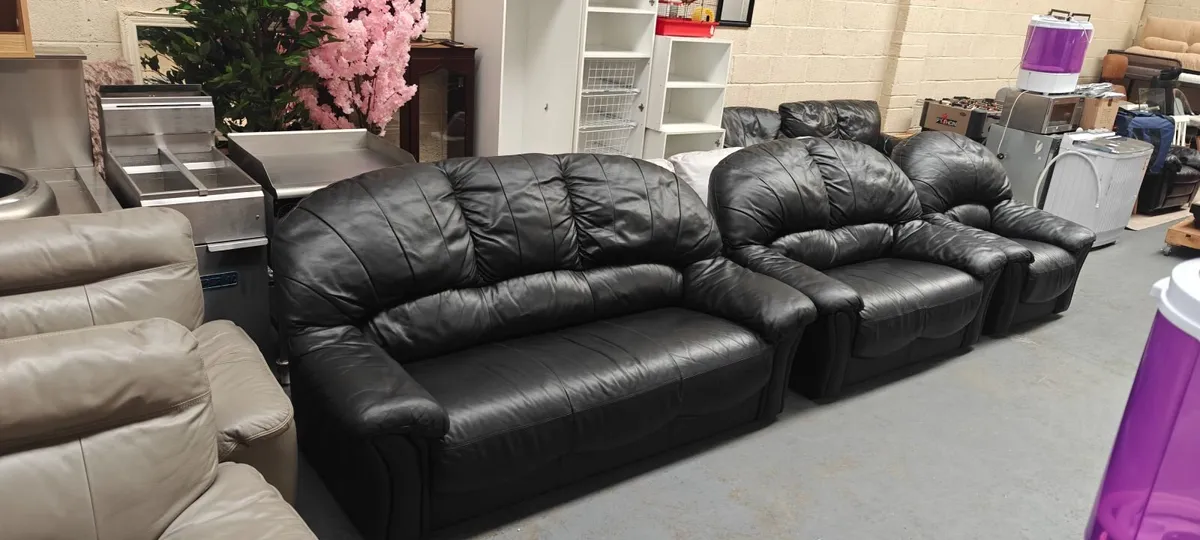 3+2+1 Black Leather Suite - Image 4