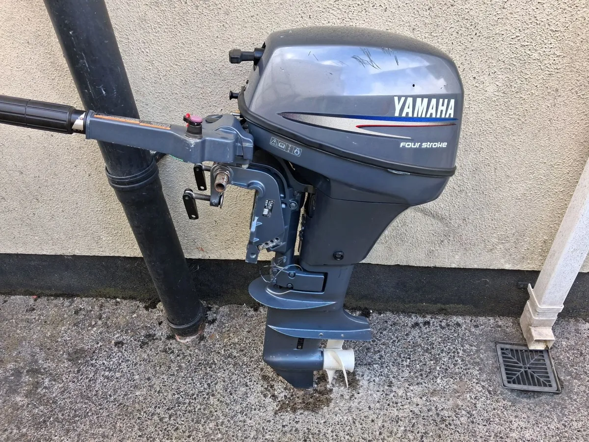 4-stroke outboard YAMAHA-8 hp - Image 1