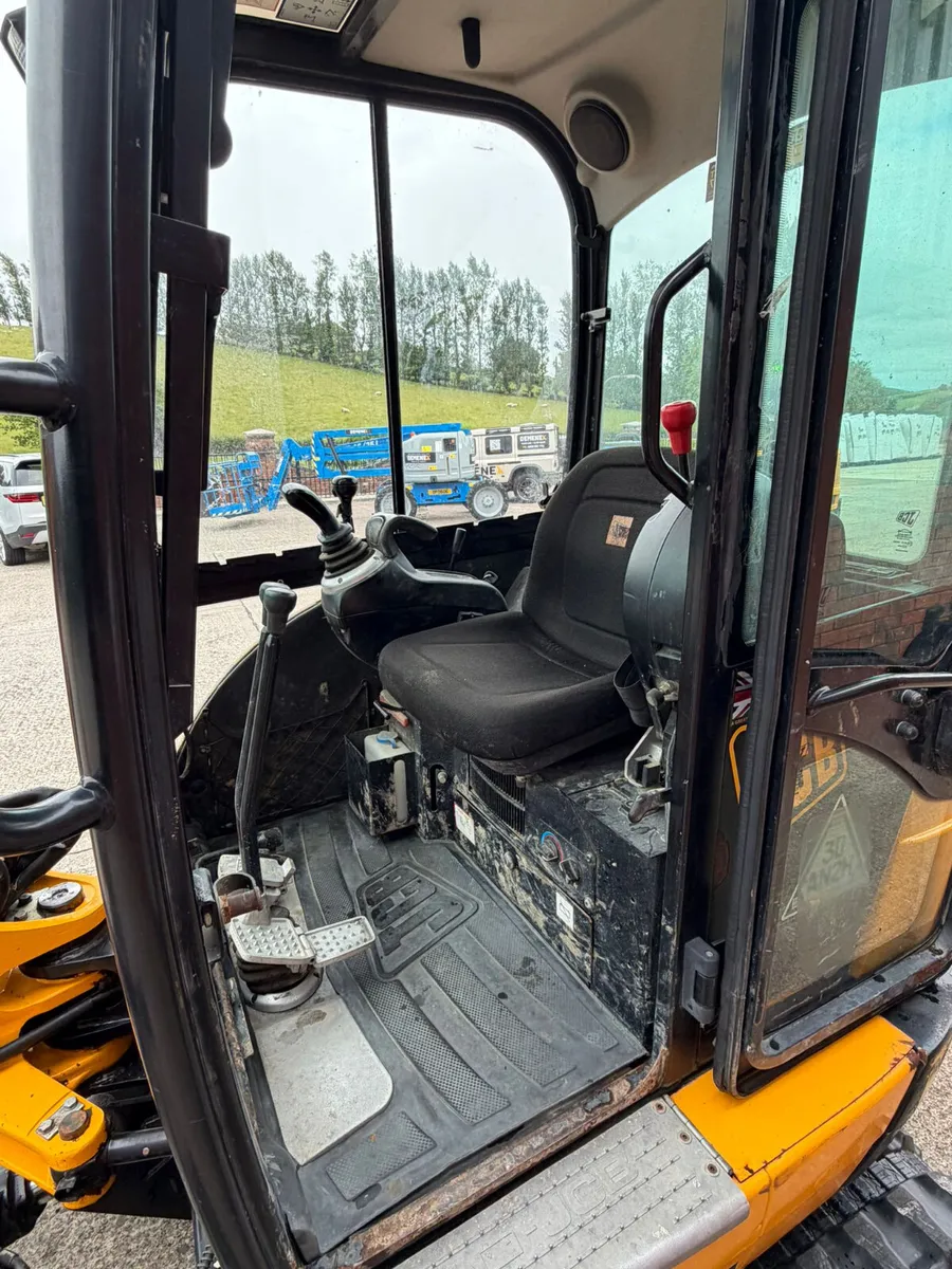 JCB 8026 CTS  (NEW TRACKS) - 2015- 1400 Hours - Image 4