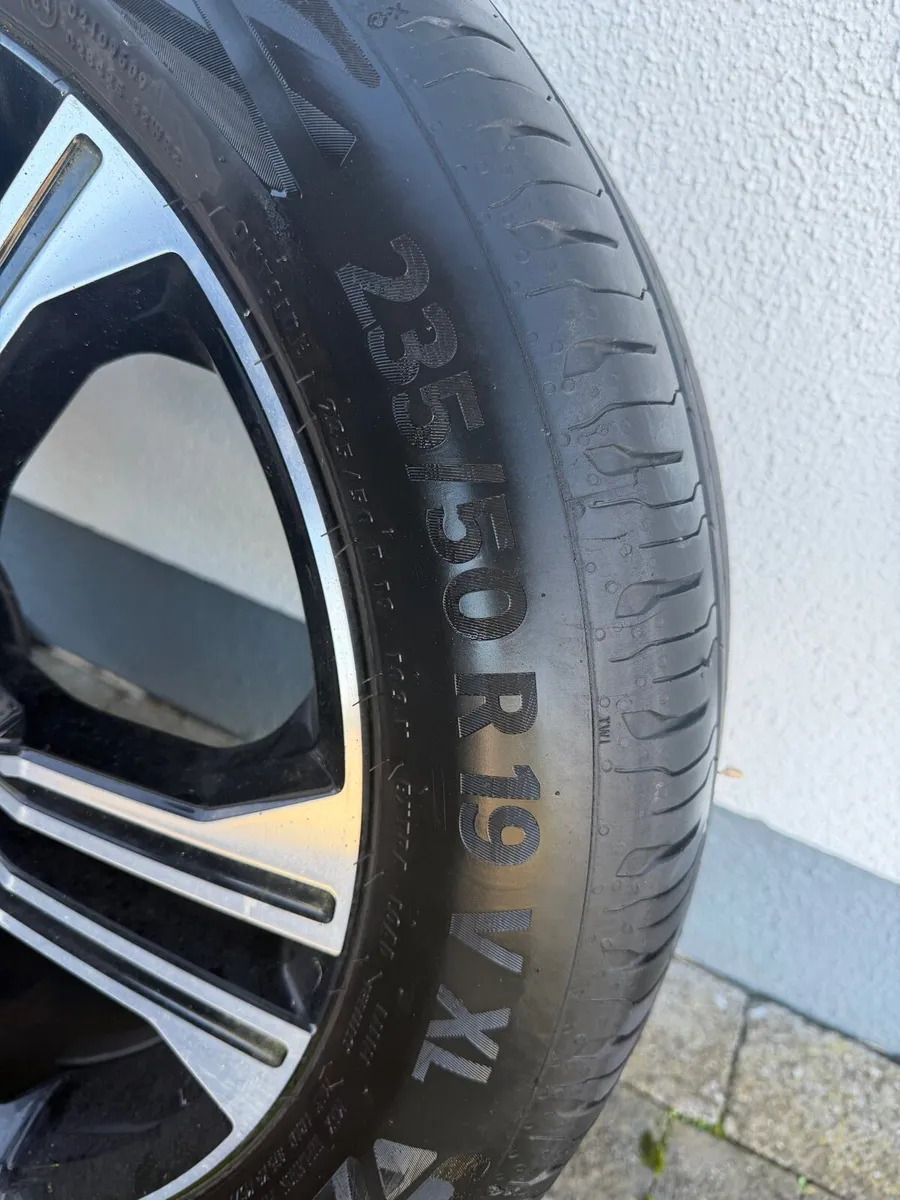 Genuine Volvo alloy - Image 2