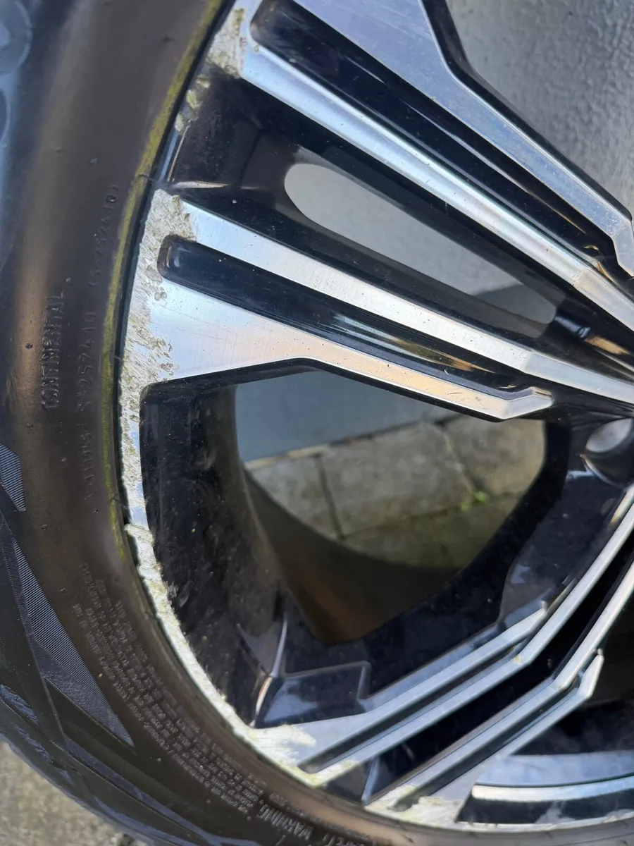 Genuine Volvo alloy - Image 4