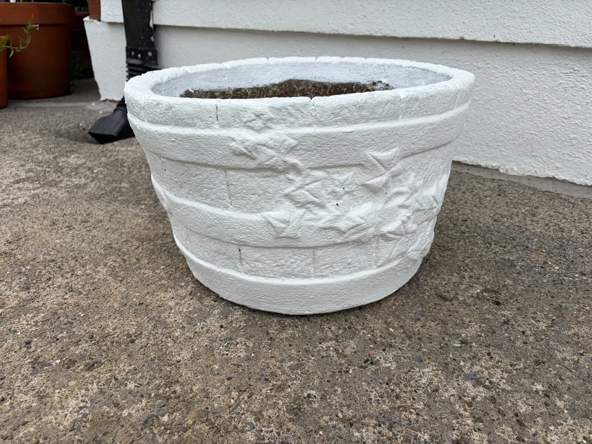 concrete white flower outdoor pot - Image 1