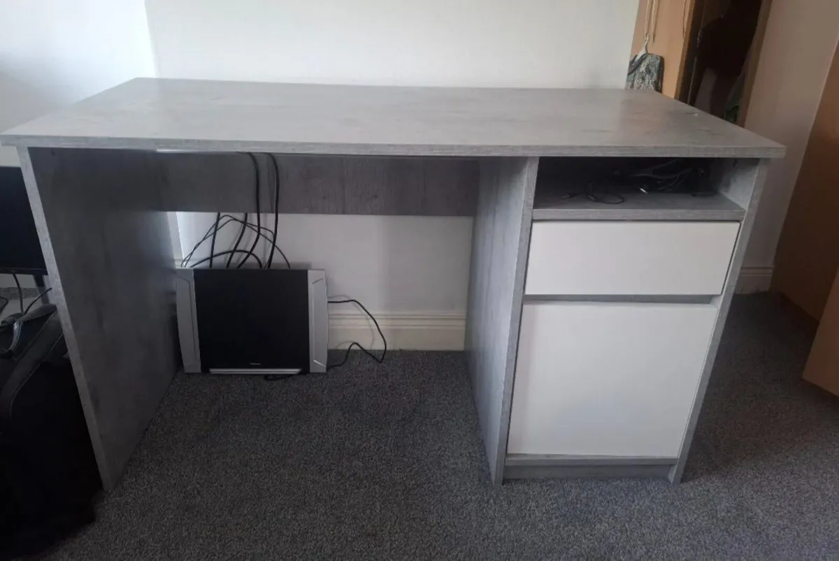 Office Desk - Image 2