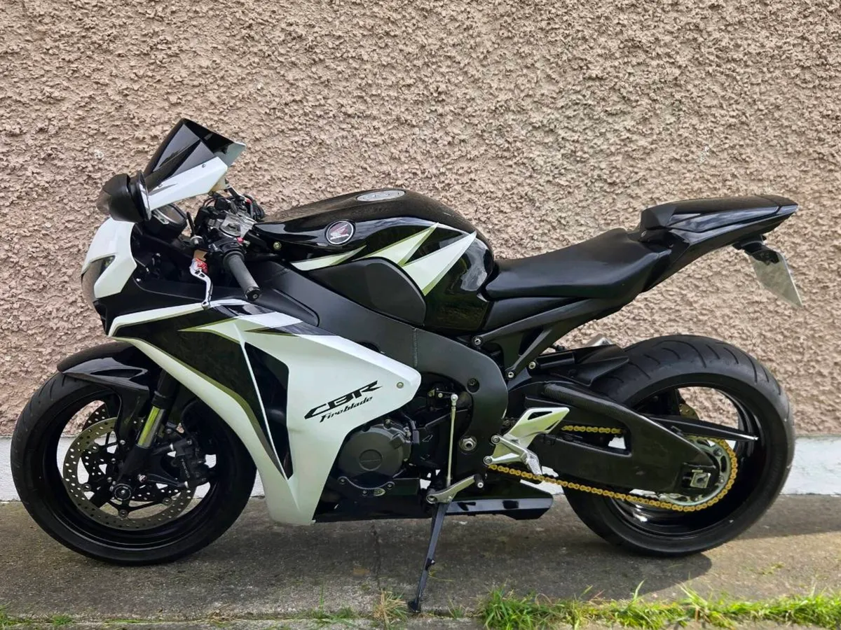 2010 Honda CBR1000RR Fireblade - Image 2