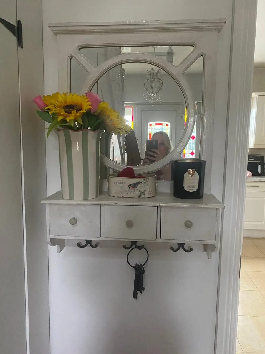 Walled Mirror unit - Image 1
