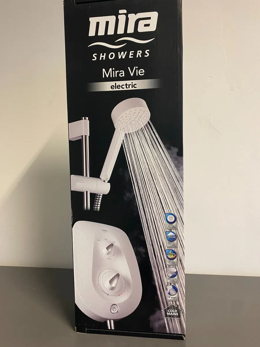 electric shower - Image 1