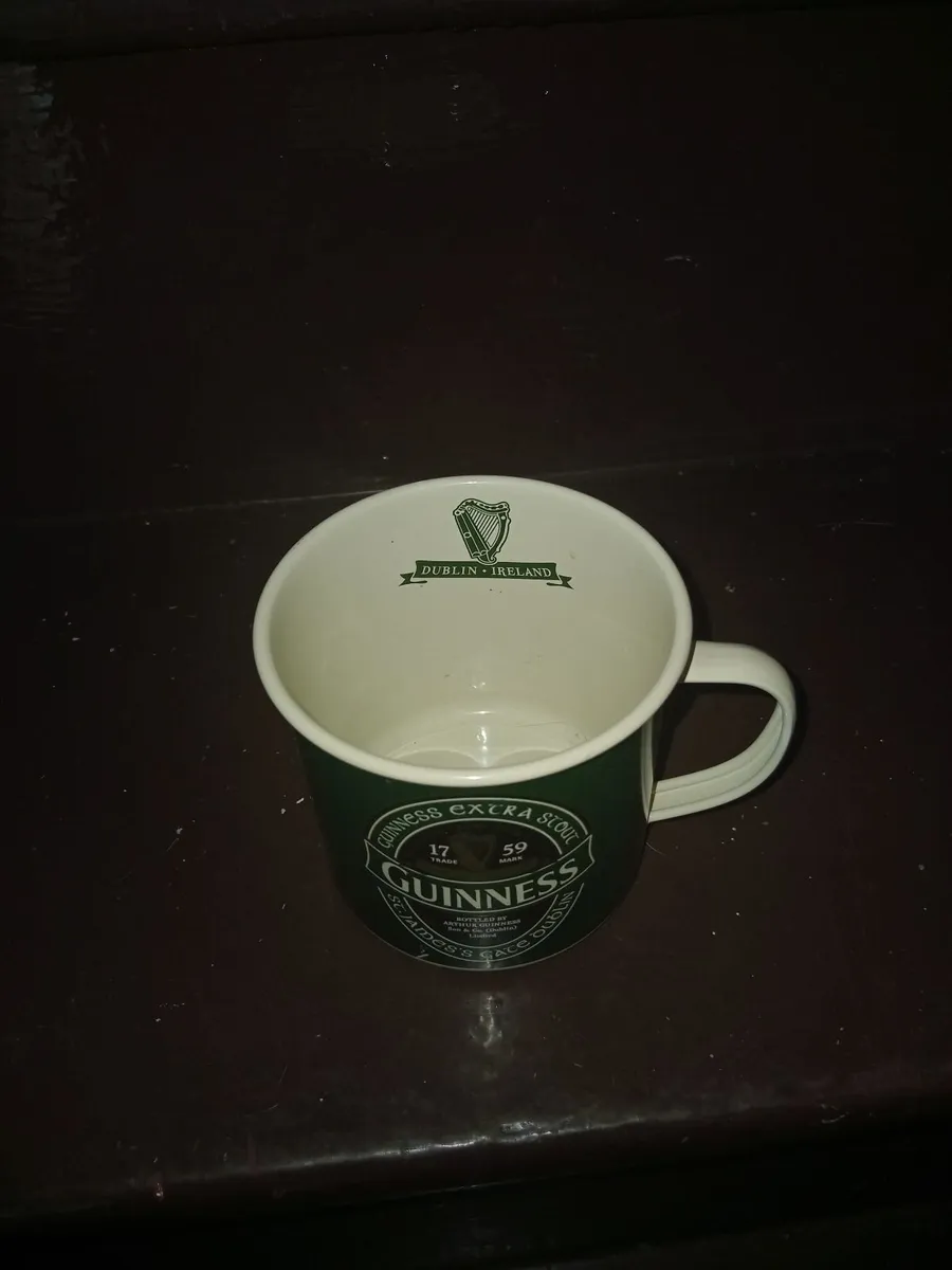 24 GUINNESS PINT GLASSES & 1 ENAMEL MUG - Image 2