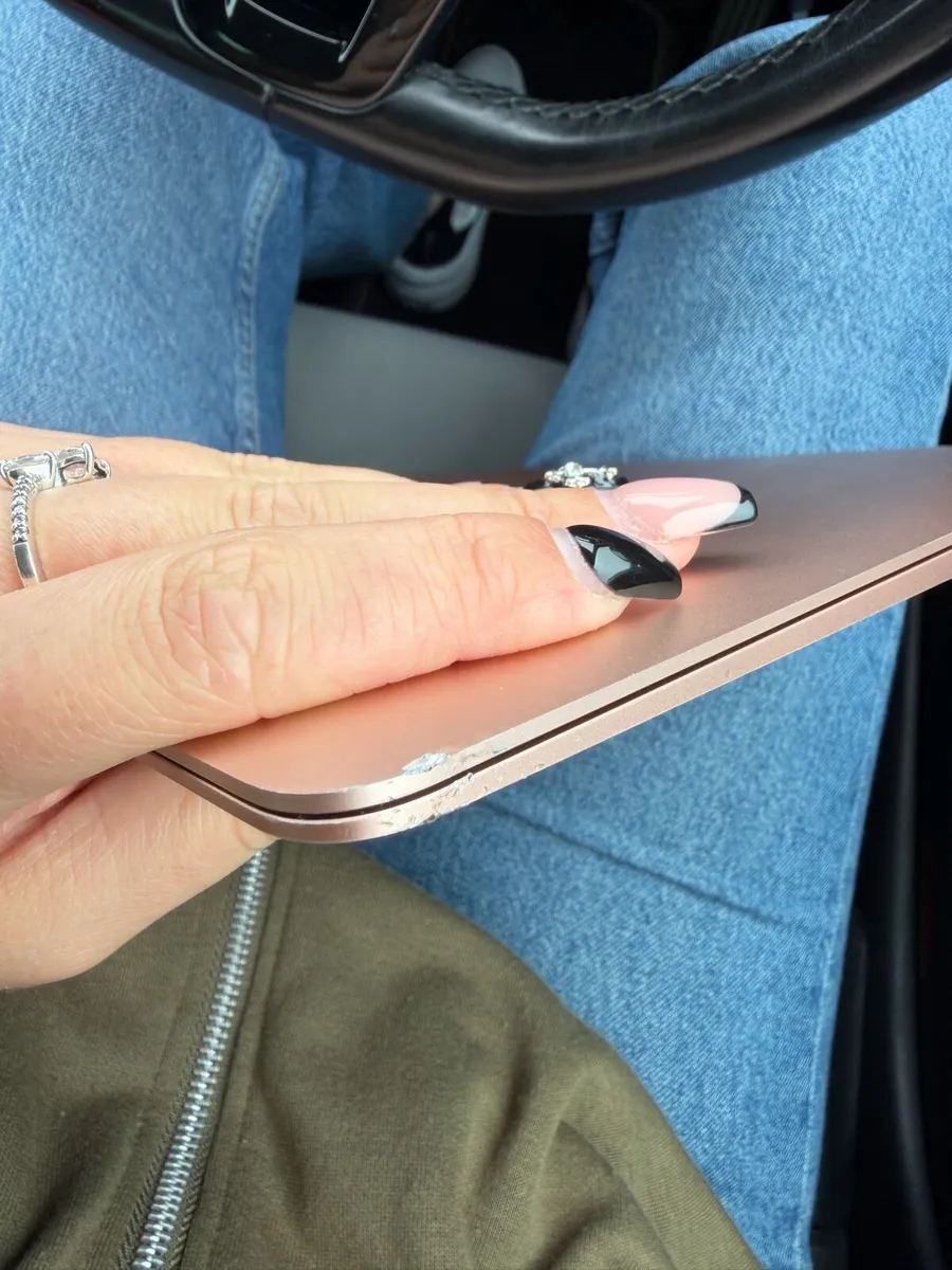 2019 MacBook Air - Image 3