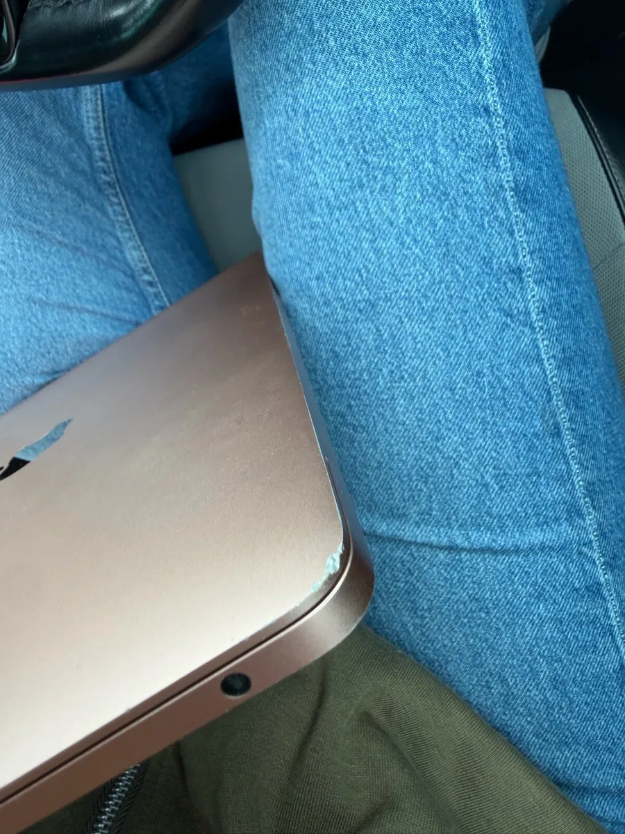 2019 MacBook Air - Image 4