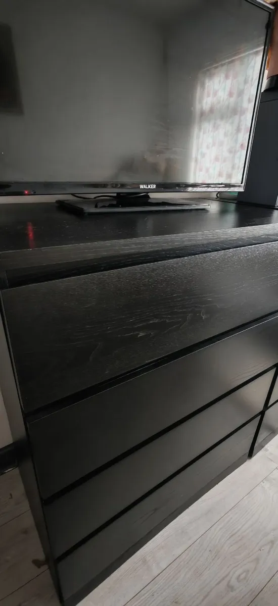 chest of drawers 2 pieces 50euro for both