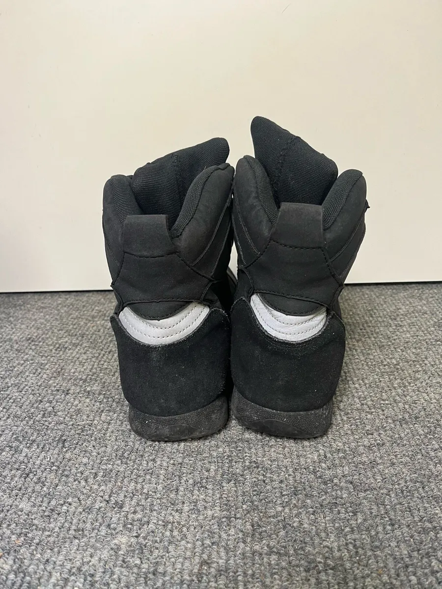 Size 8 Soft MotorCycle Boots - Image 4