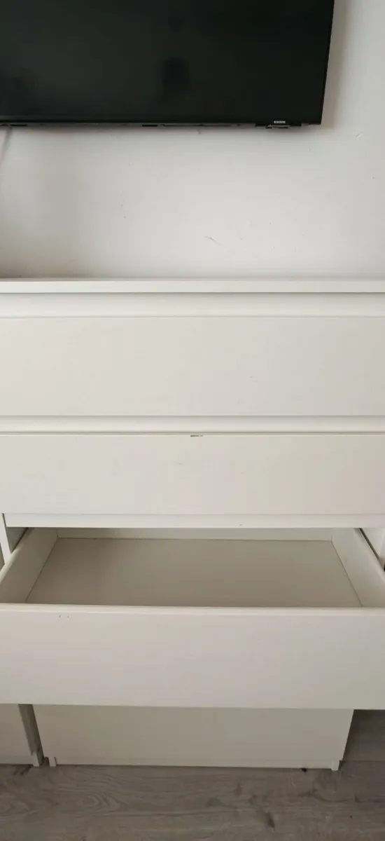 chest of drawers 2 pieces 50euro for both