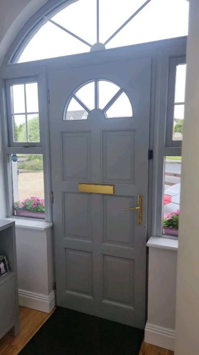 Front door - Image 4