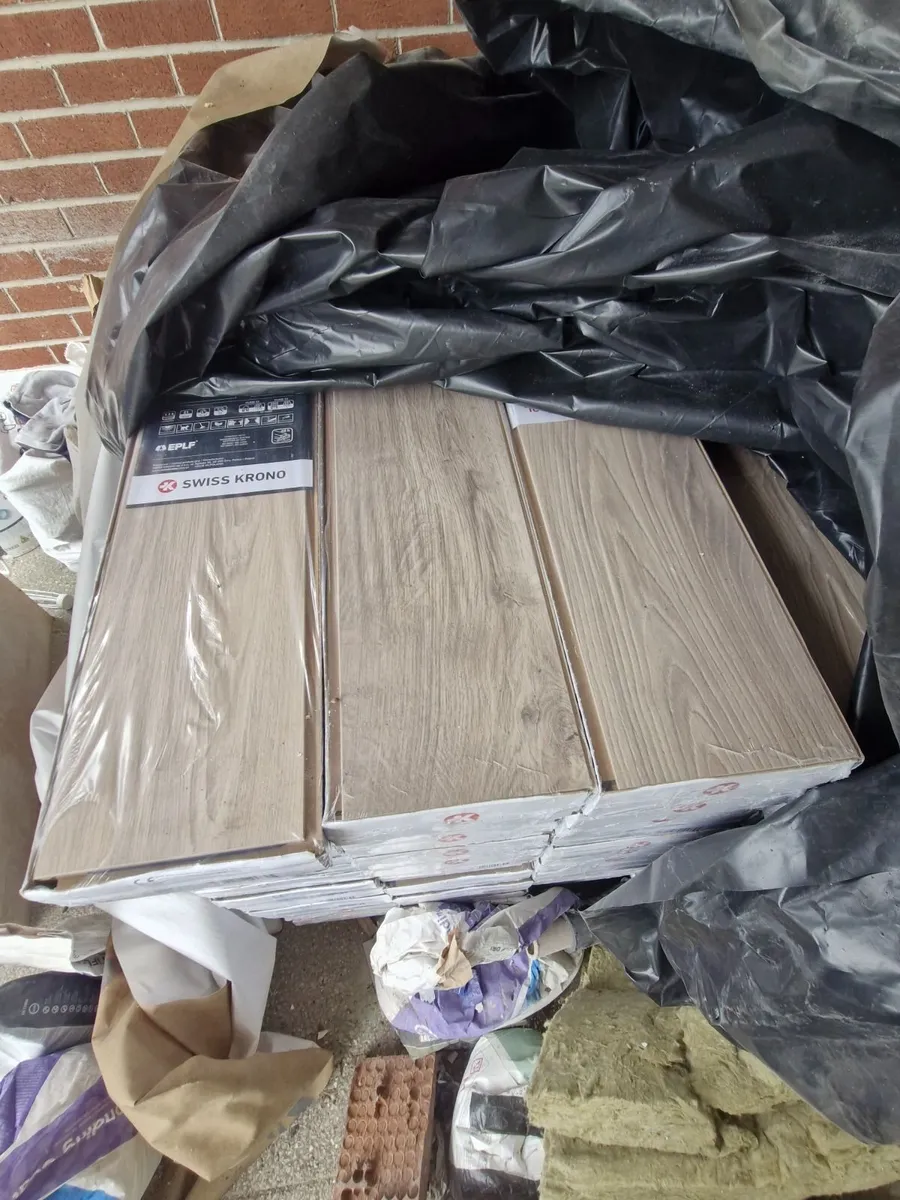 12mm ac5 Laminate floor - Image 3