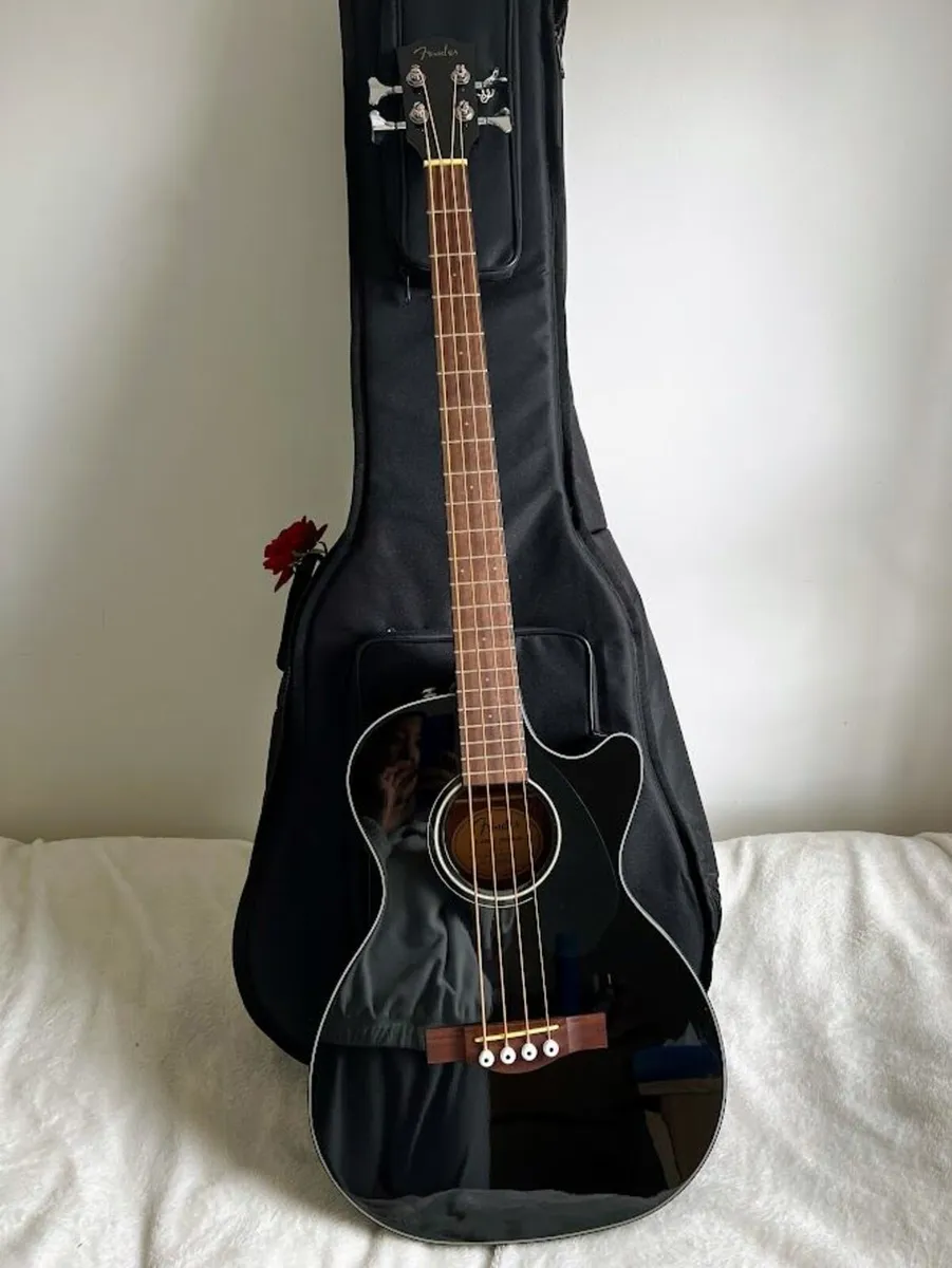 Fender Accoustic Bass Model CB-60SCE - Image 3